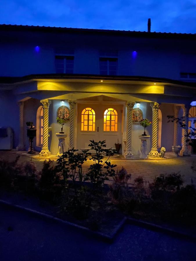 Villa In