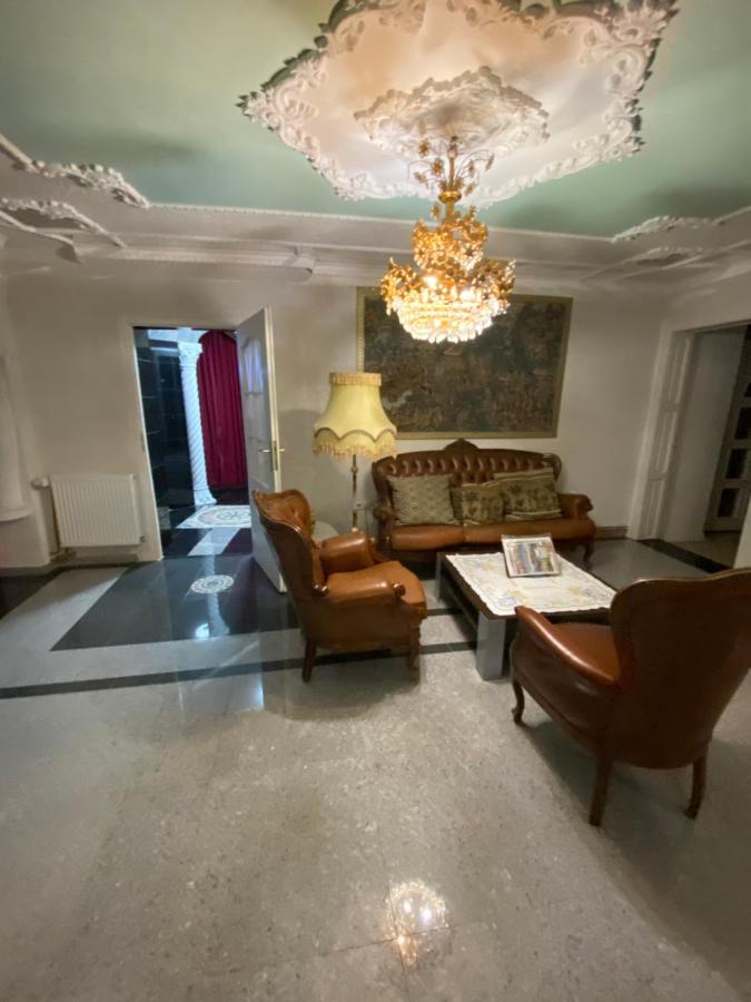 In Villa *