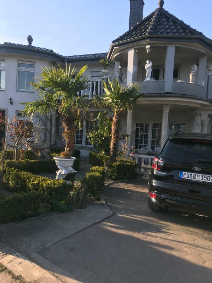 In Villa *